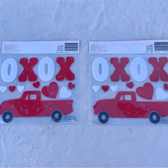 New Valentine's Day Gel Window Clings 24 Pieces Hearts Red Farm Truck-2 - Picture 3 of 3